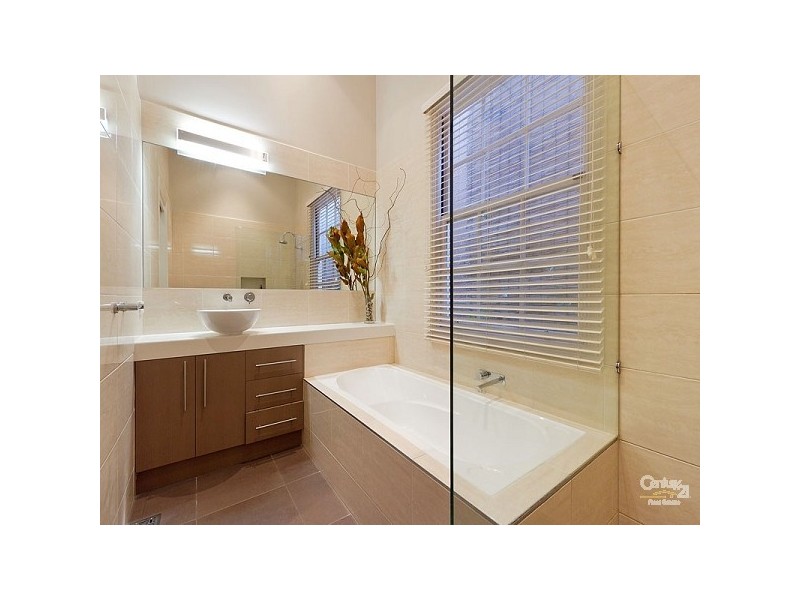 16 Leslie Street, St Kilda East VIC 3183