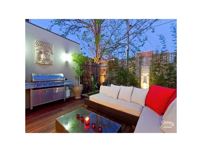 16 Leslie Street, St Kilda East VIC 3183