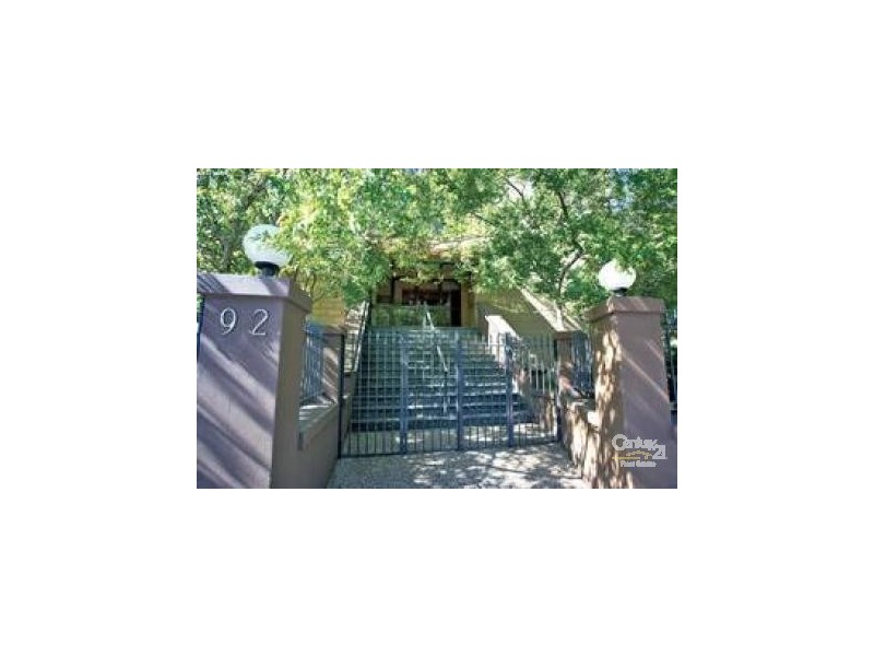 11/92 Grey Street, St Kilda VIC 3182