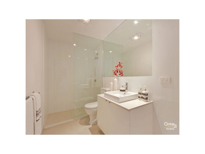 8/126 Chapel Street, St Kilda VIC 3182