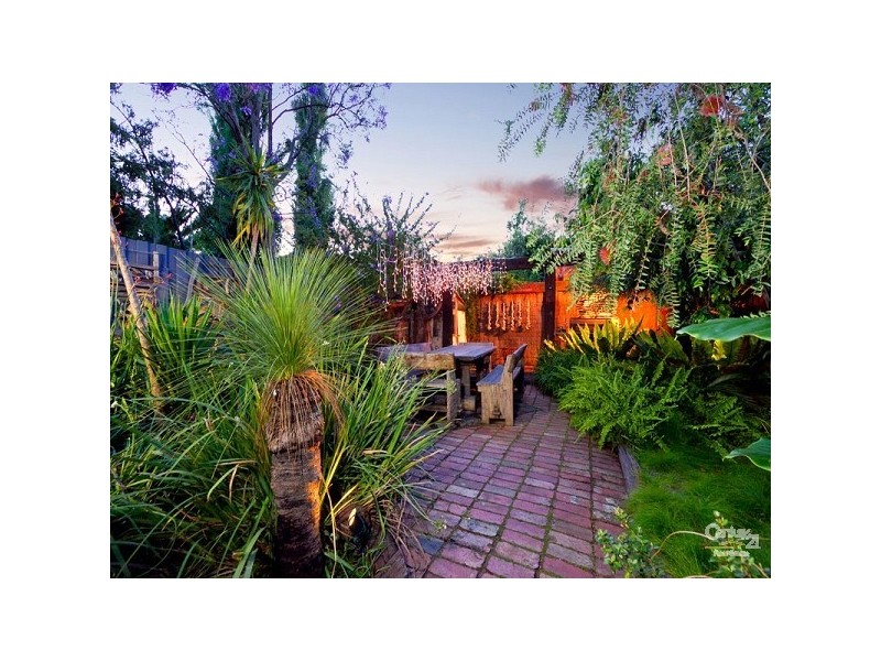 14 Hawsleigh Avenue, St Kilda East VIC 3183