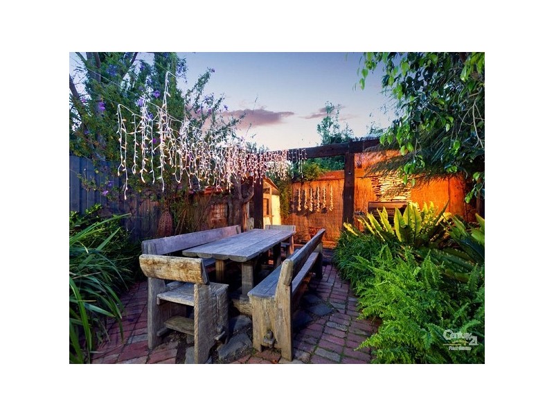 14 Hawsleigh Avenue, St Kilda East VIC 3183