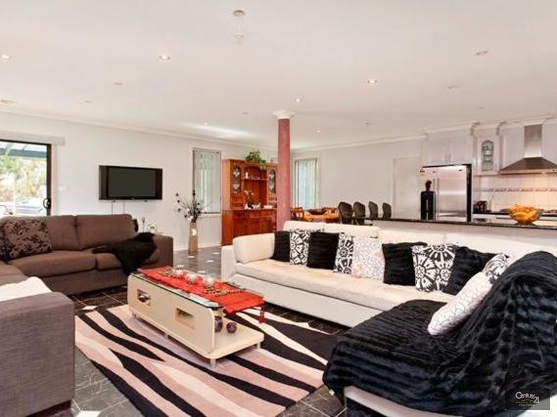 123  Holm Park Road, Beaconsfield VIC 3807