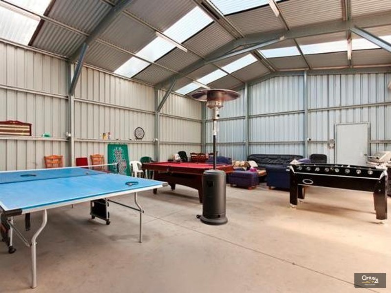 123  Holm Park Road, Beaconsfield VIC 3807