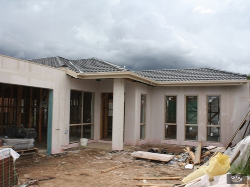 4A Chester Dr, Hampton Park VIC 3976