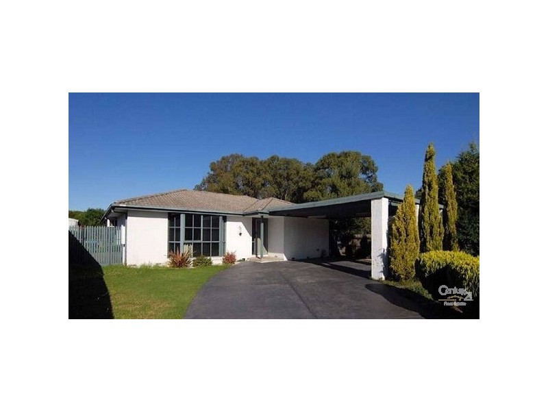 16 Branton Drive, Hampton Park VIC 3976