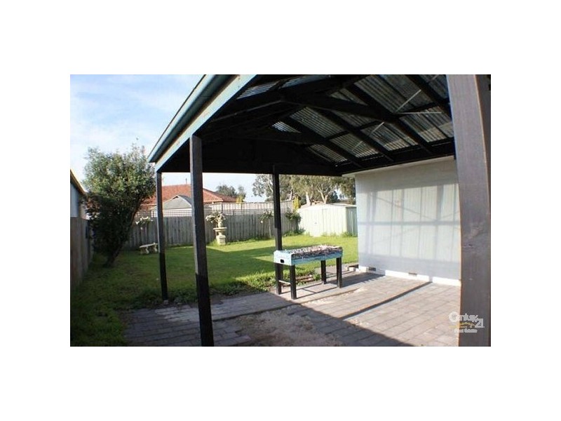 16 Branton Drive, Hampton Park VIC 3976