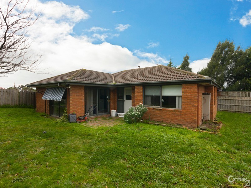 44 Michelle Dr, Hampton Park VIC 3976