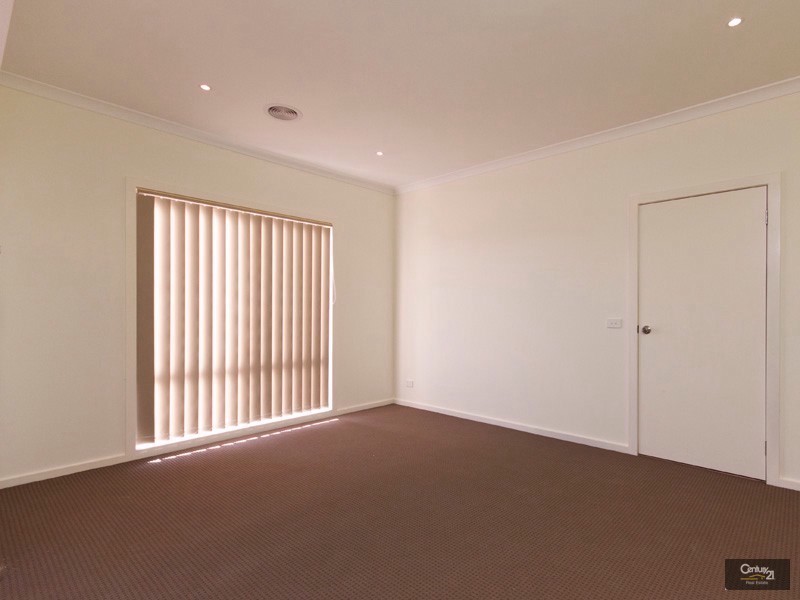 46 Hal Porter Terrace, Lynbrook VIC 3975