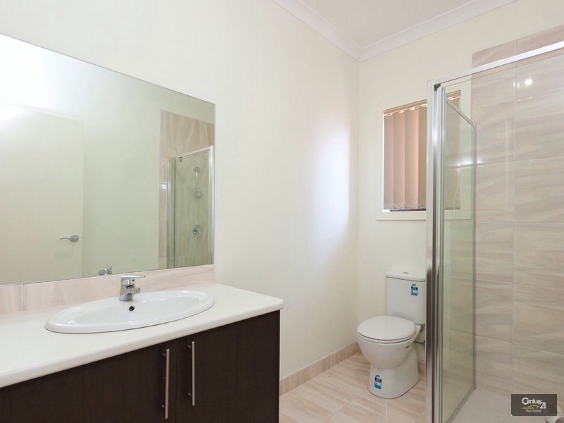 46 Hal Porter Terrace, Lynbrook VIC 3975