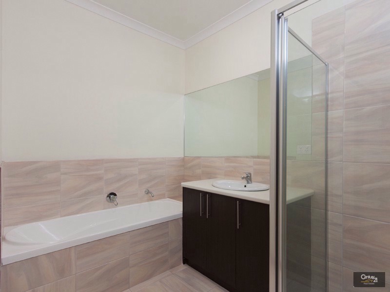 46 Hal Porter Terrace, Lynbrook VIC 3975