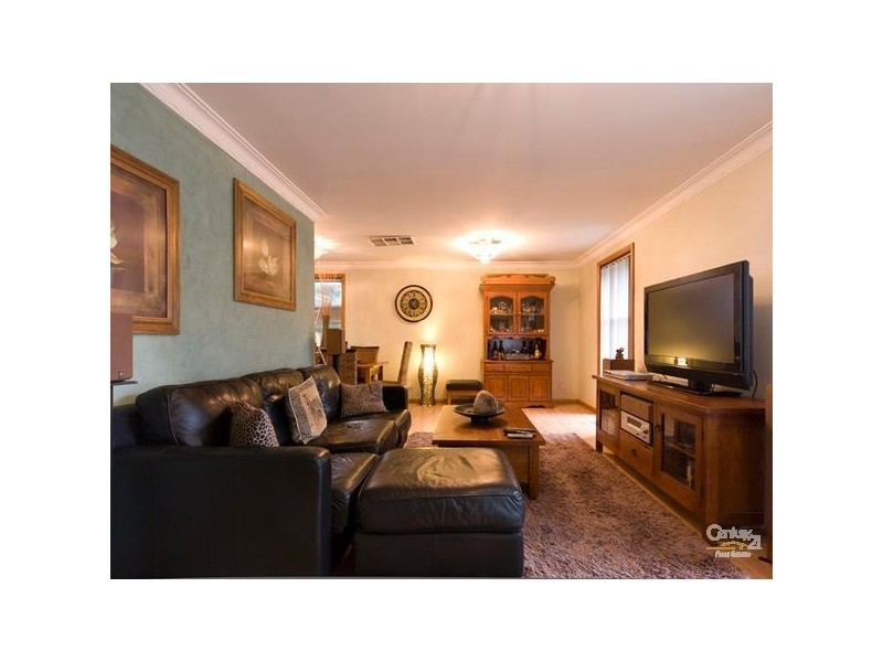 9 Hallam Road, Hampton Park VIC 3976