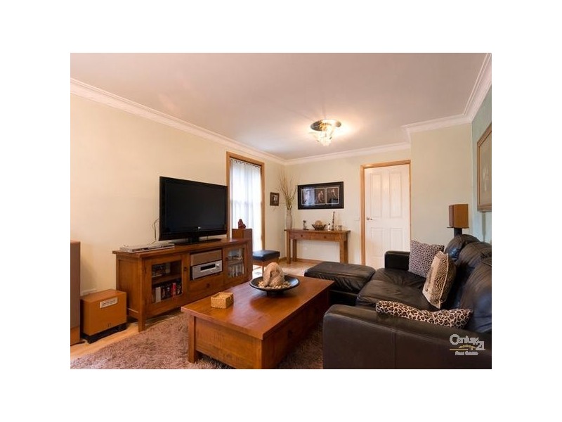 9 Hallam Road, Hampton Park VIC 3976