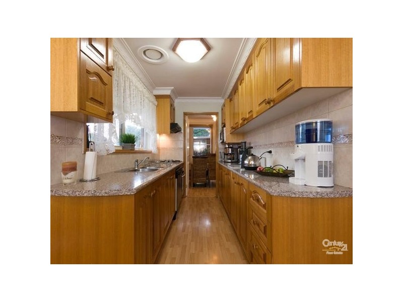 9 Hallam Road, Hampton Park VIC 3976