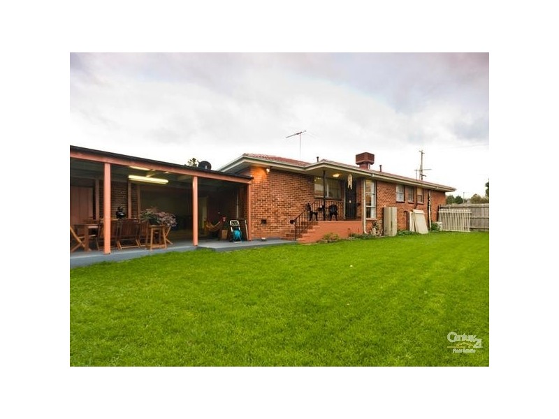 9 Hallam Road, Hampton Park VIC 3976