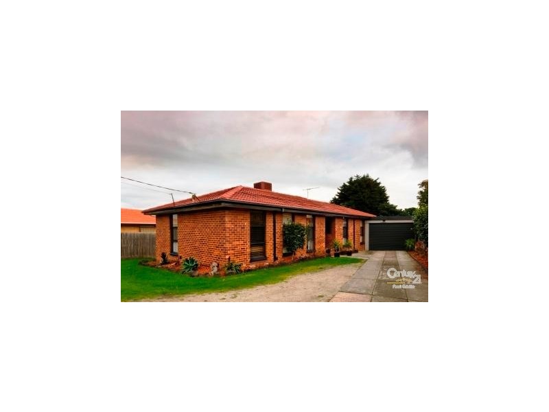 9 Hallam Road, Hampton Park VIC 3976