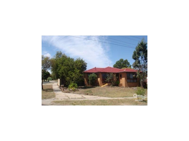 2 Delacombe Drive, Hampton Park VIC 3976
