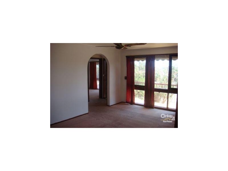 2 Delacombe Drive, Hampton Park VIC 3976