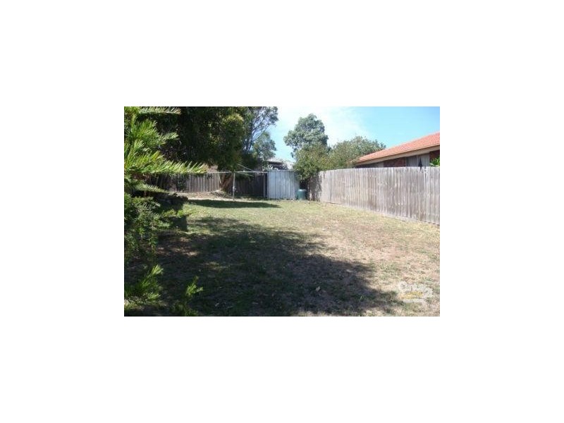 2 Delacombe Drive, Hampton Park VIC 3976