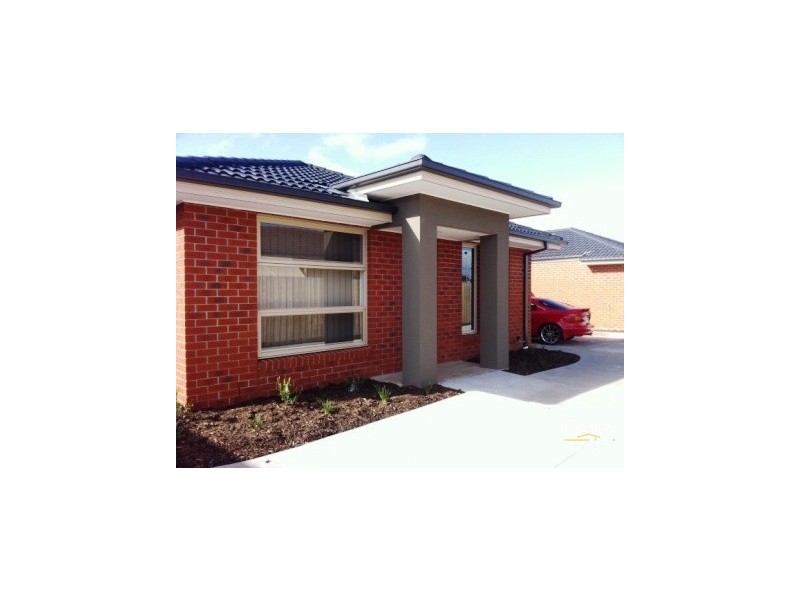 3/4 Bay Laurel Close, Lynbrook VIC 3975