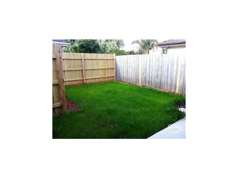 2/63 Cranbourne Drive, Cranbourne VIC 3977