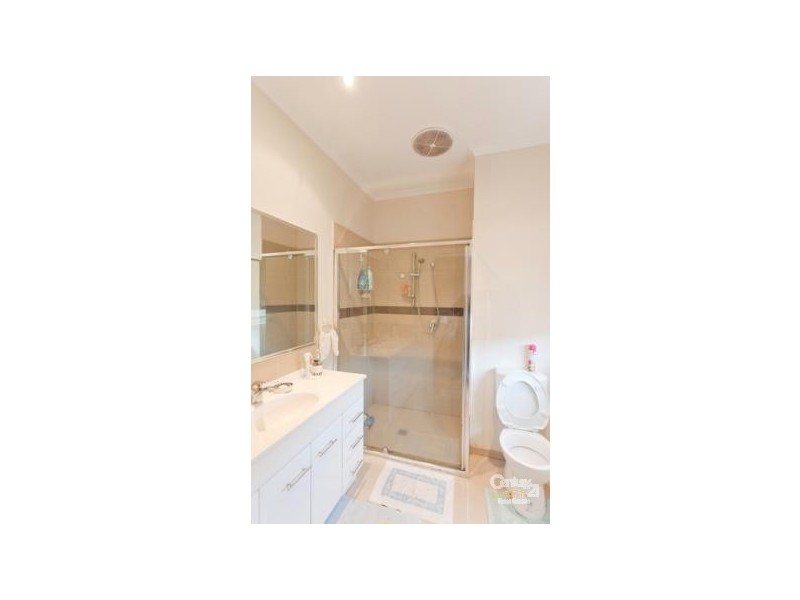 2/8 Kingsfield Cres, Lynbrook VIC 3975