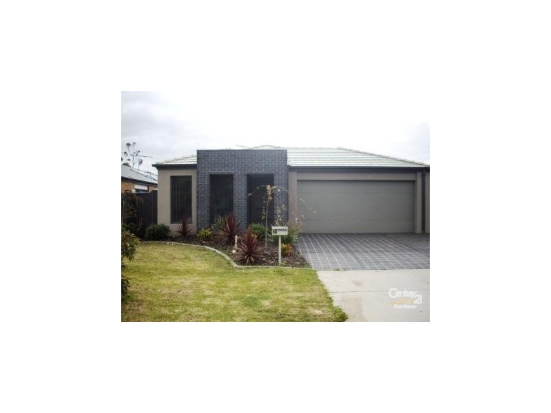 7 Wildcherry Ave, Pakenham VIC 3810