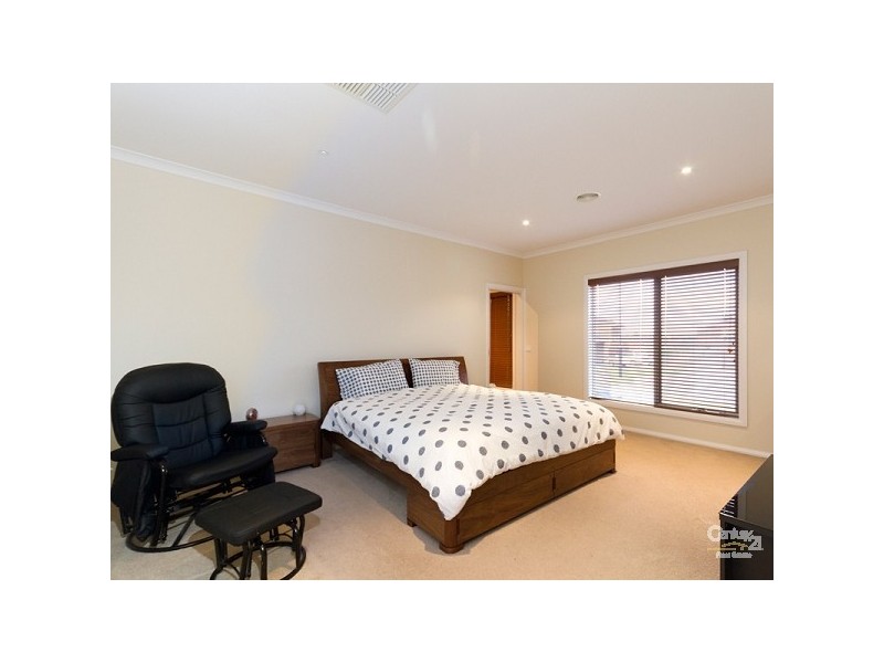 3 Bracken Place, Lyndhurst VIC 3975