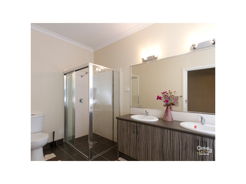 3 Bracken Place, Lyndhurst VIC 3975