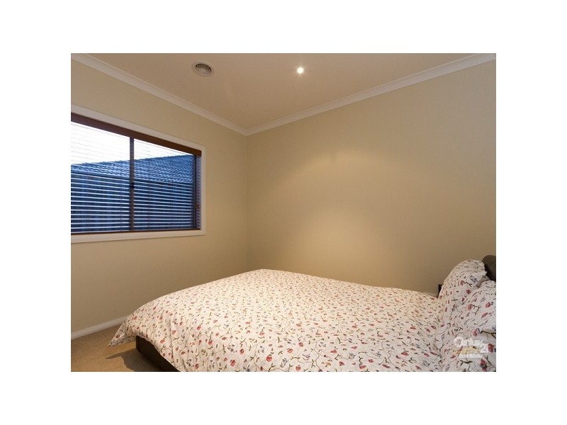 3 Bracken Place, Lyndhurst VIC 3975