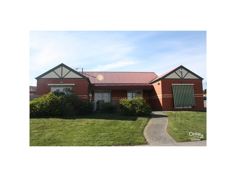 16 Amberley Park Drive, Narre Warren South VIC 3805