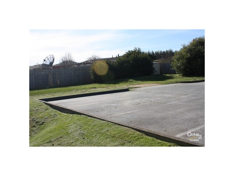 16 Amberley Park Drive, Narre Warren South VIC 3805