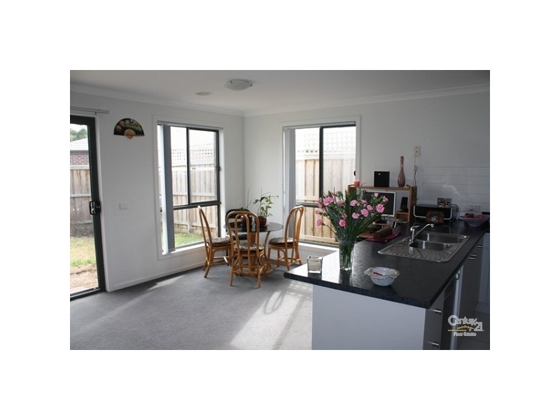 6 Versace Crt, Pakenham VIC 3810