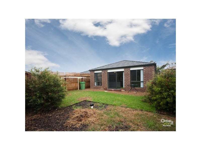 6 Versace Crt, Pakenham VIC 3810