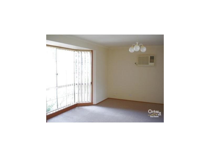 2/5 Princess Maria Place, Hampton Park VIC 3976