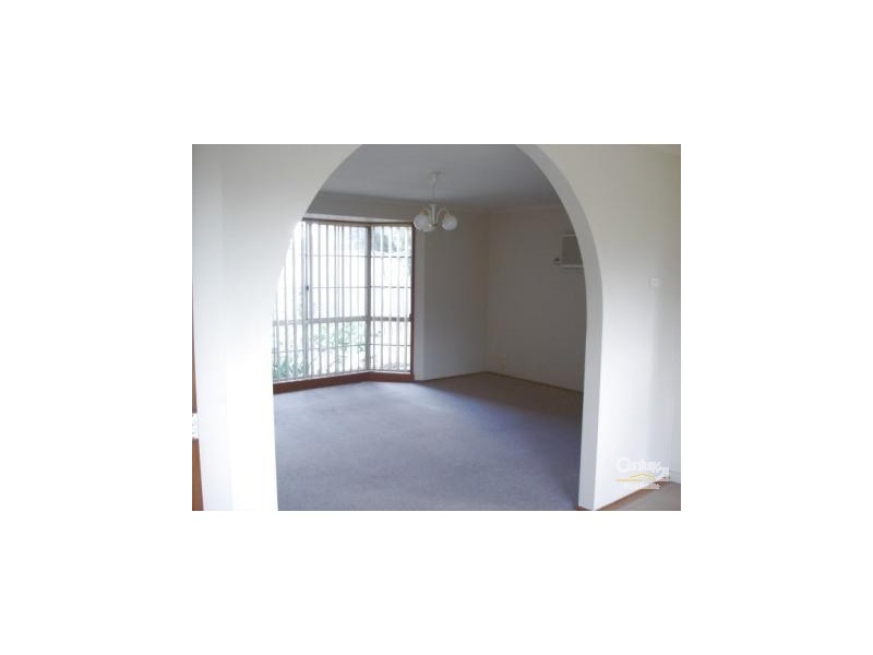 2/5 Princess Maria Place, Hampton Park VIC 3976