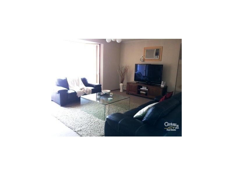 2/5 Princess Maria Place, Hampton Park VIC 3976
