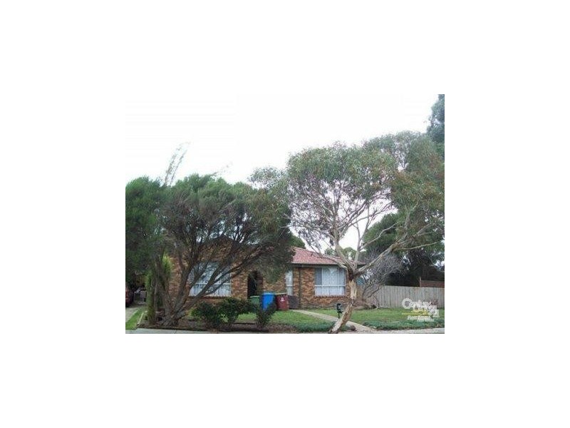 15 Millswyn Ave, Hampton Park VIC 3976