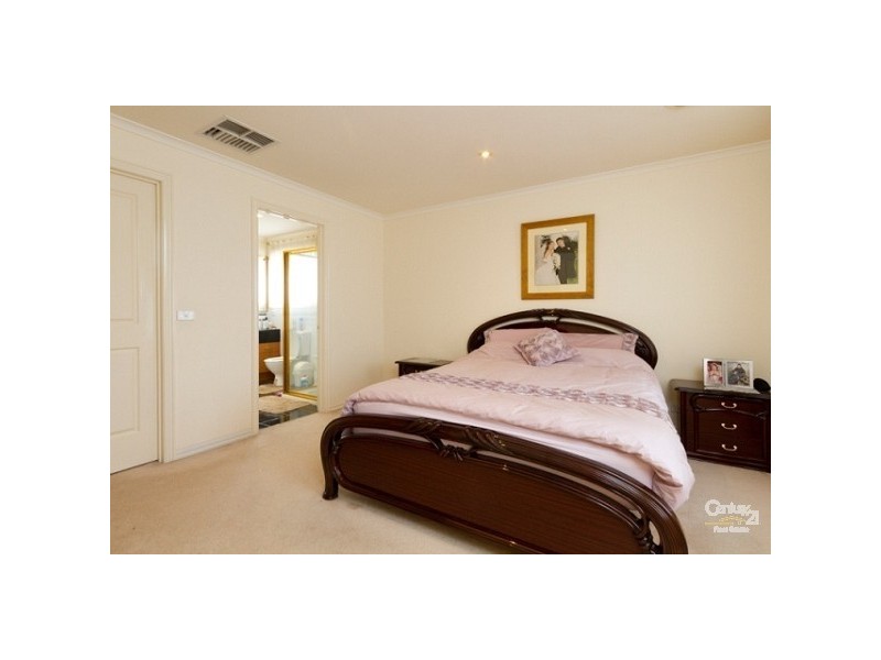 37 Bateman Grove, Hampton Park VIC 3976