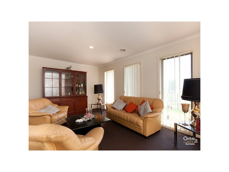 164 Patterson Drive, Lynbrook VIC 3975