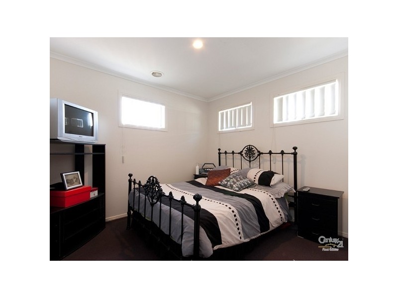 164 Patterson Drive, Lynbrook VIC 3975