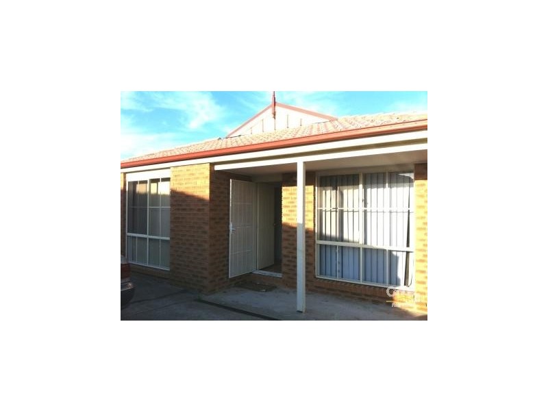 25 Glenora Way, Hampton Park VIC 3976