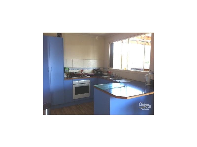 25 Glenora Way, Hampton Park VIC 3976