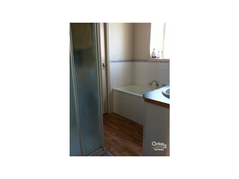 25 Glenora Way, Hampton Park VIC 3976