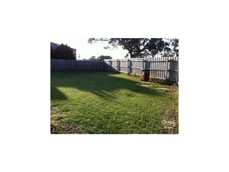 25 Glenora Way, Hampton Park VIC 3976