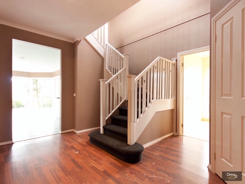 9 Parslow Crescent, Lynbrook VIC 3975