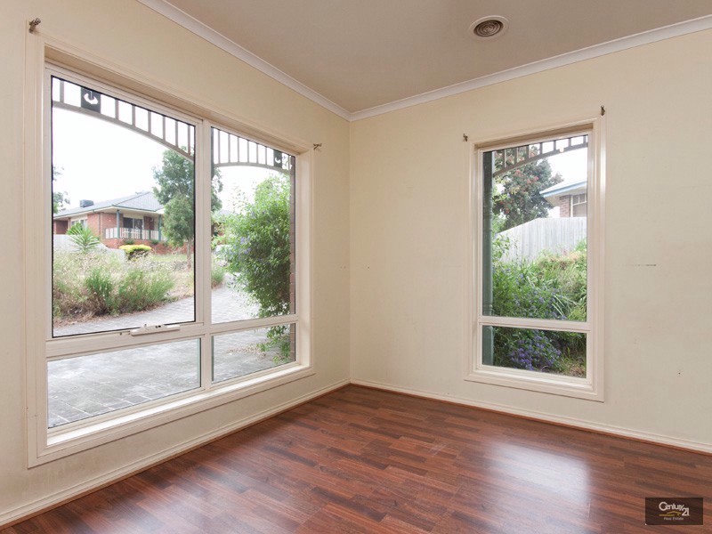 9 Parslow Crescent, Lynbrook VIC 3975