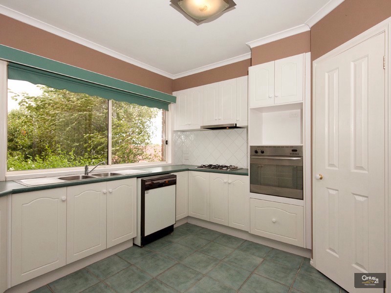 9 Parslow Crescent, Lynbrook VIC 3975