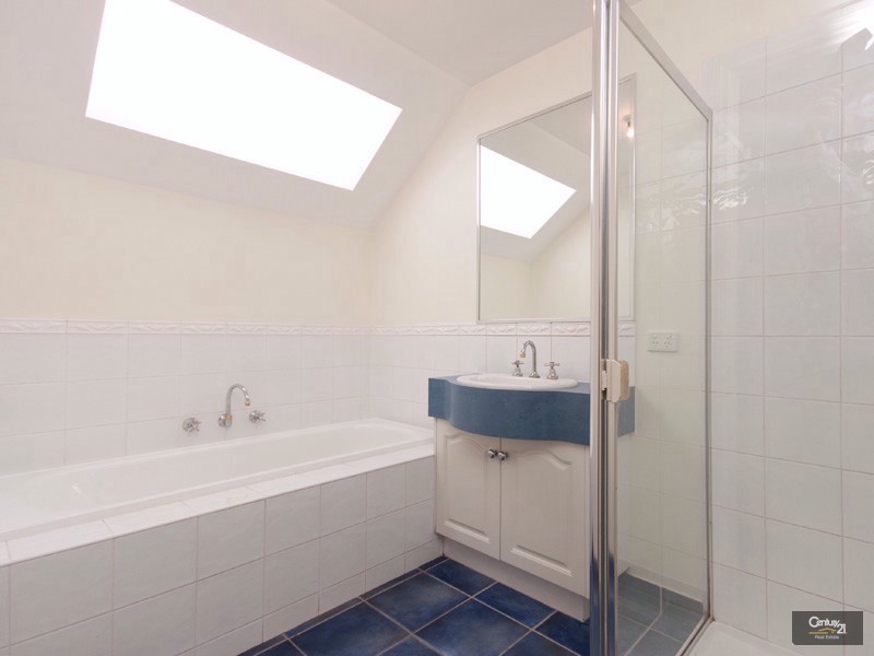 9 Parslow Crescent, Lynbrook VIC 3975