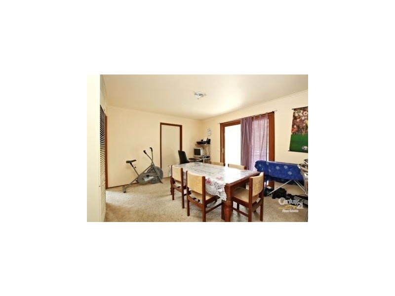 72 Strong Drive, Hampton Park VIC 3976